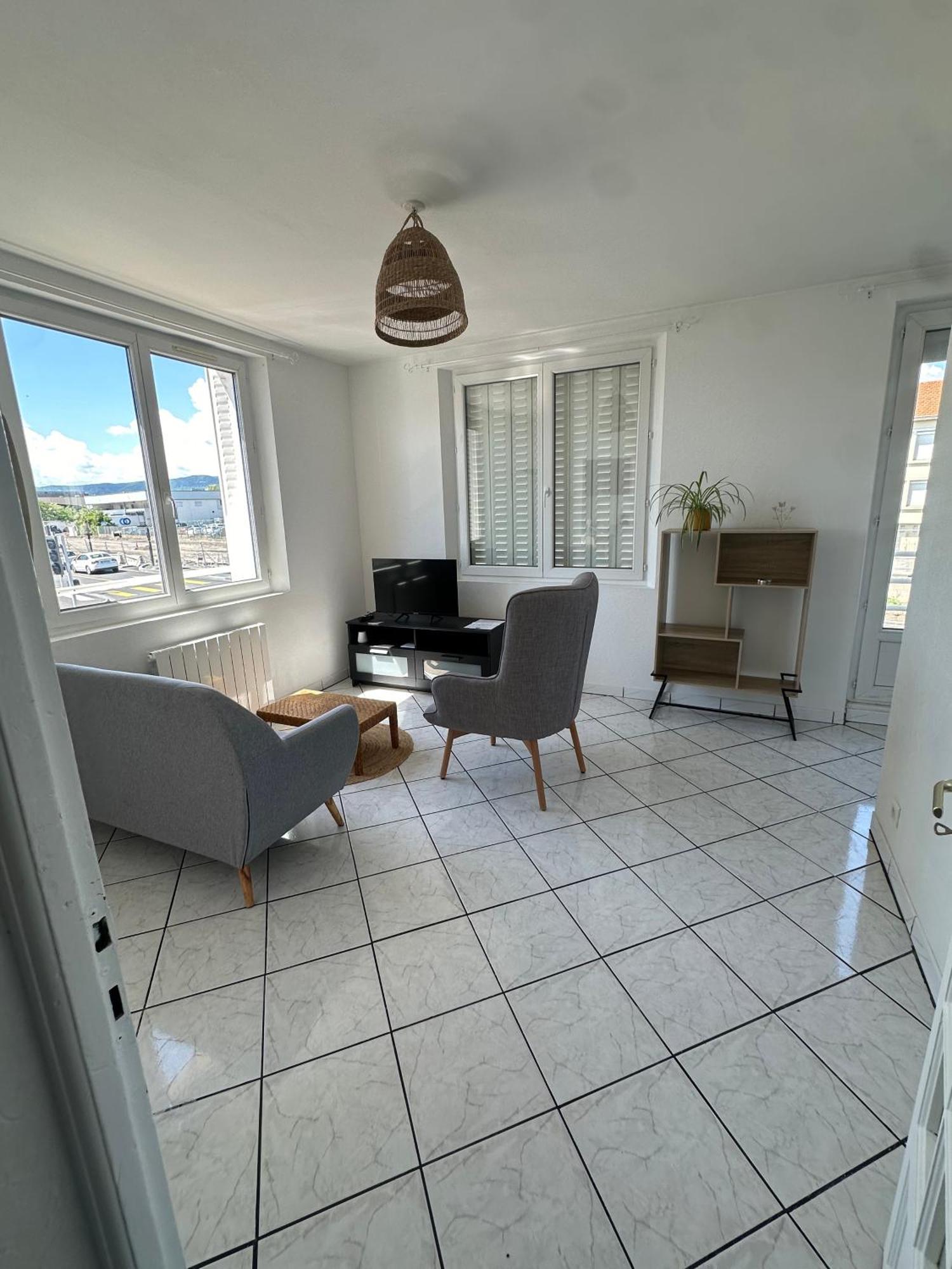 Appartement Joli T3 Avec Parking Prive Clermont-Ferrand